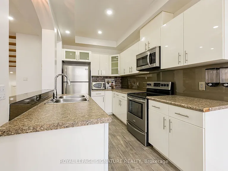 96 Highgate Dr #UPPER LEVEL A — Photo 19