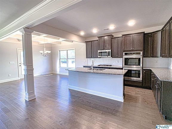 3rd image of 810 Chesire Cove Ln