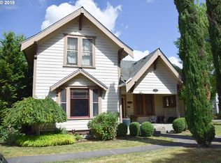 217 N 2nd St, Woodburn, OR 97071