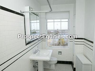 1st image of 3270 N Lake Shore Dr APT 3B