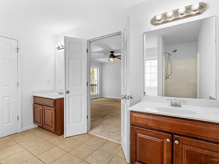 80 Castle Ct — Photo 21