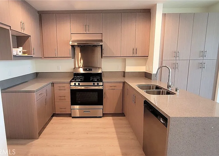 168 S Monterey St #408 — Photo 4