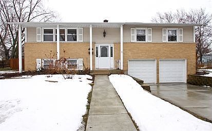1st image of 555 N Clark Dr