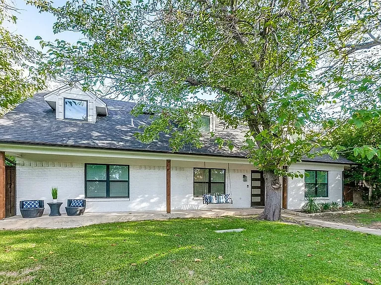 9805 Estate Ln — Photo 5