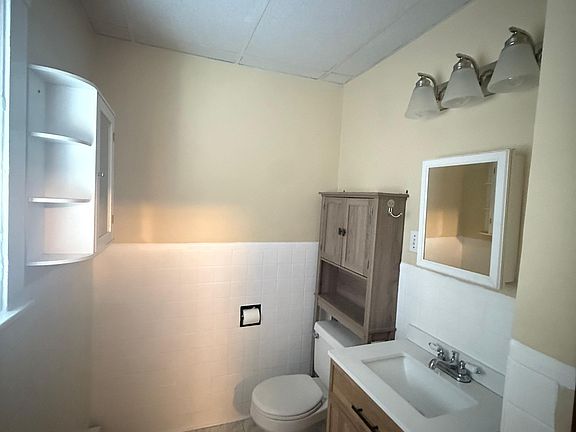 2nd image of 50 Francis St