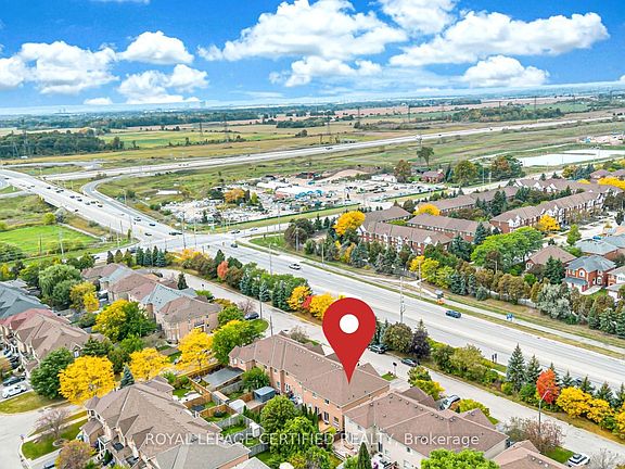 2nd image of 3864 Coachman Cir