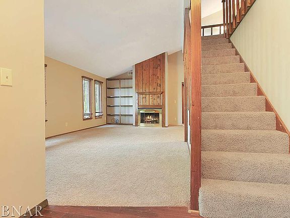 5th image of 2802 E Lincoln St