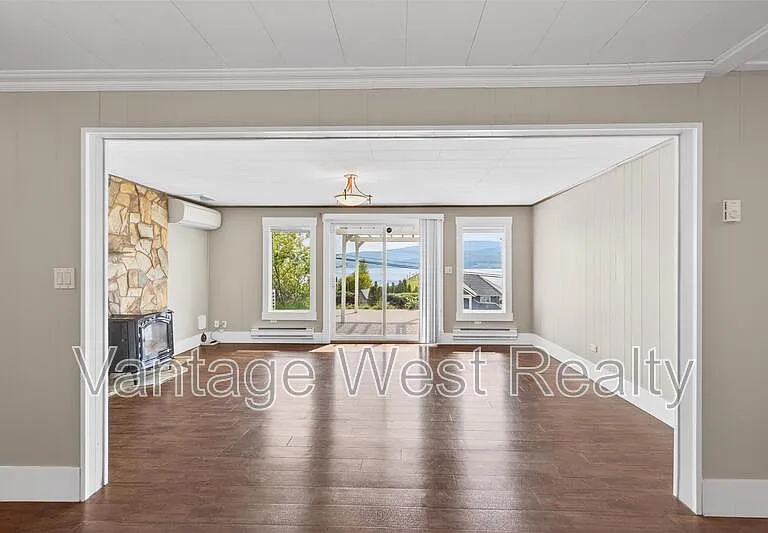 3940 Angus Dr — Photo 7