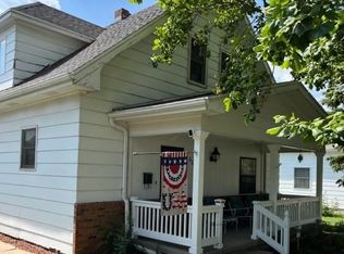 6036 Meade St, Saint Joseph, MO 64504