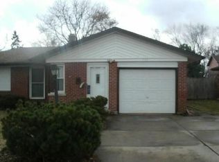 543 Ridgewood Rd, Elk Grove Village, IL 60007