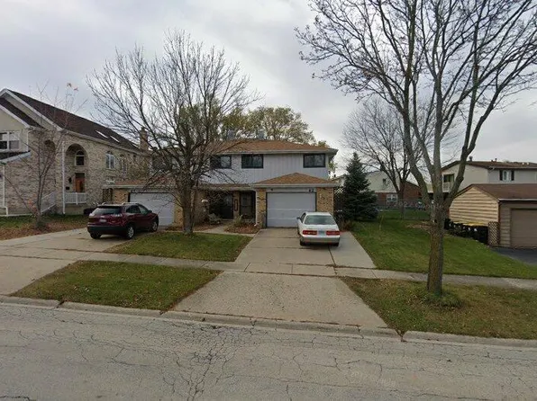 62 Morningside Dr, Roselle, IL 60172