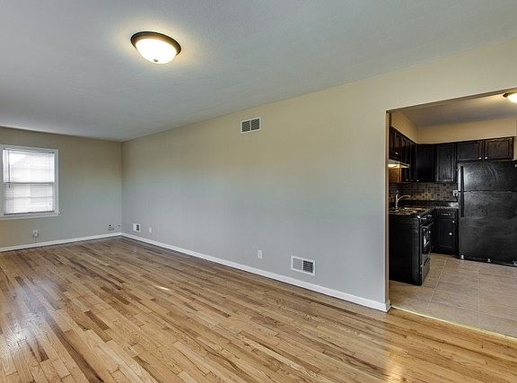 4th image of 410 Paxton Ave