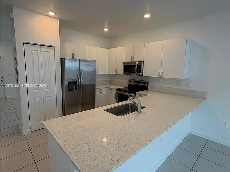 11863 SW 247th Ter #11863 — Photo 1