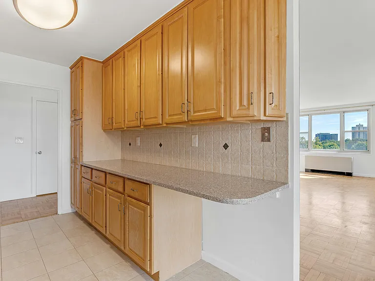 2000 Linwood Ave #7-K — Photo 11