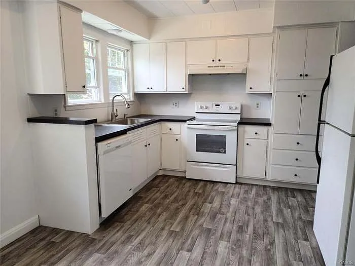 1050 Westcott St #2 — Photo 7