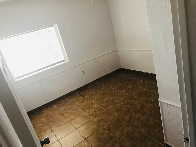 1000 Banegas Rd — Photo 7