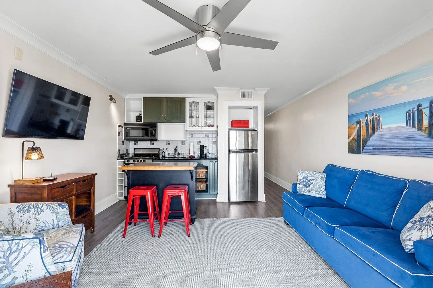 1 bed, 1.0 bath, 473 sqft, $3,979 — Photo 2