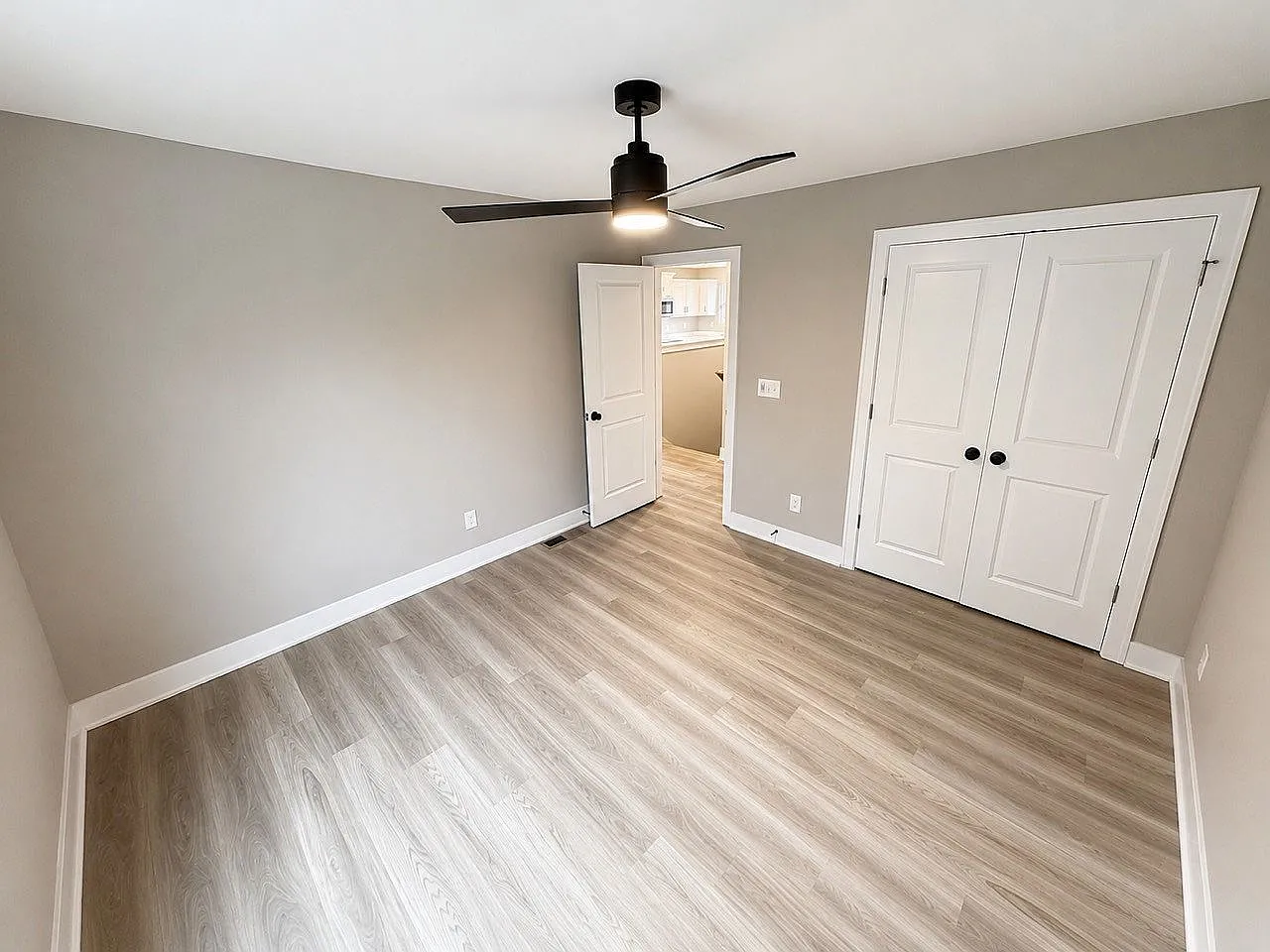 3 bed, 1465 sqft, $2,395 — Photo 2