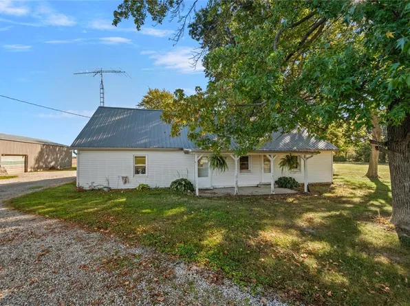 686 Us Highway 51, Oconee, IL 62553
