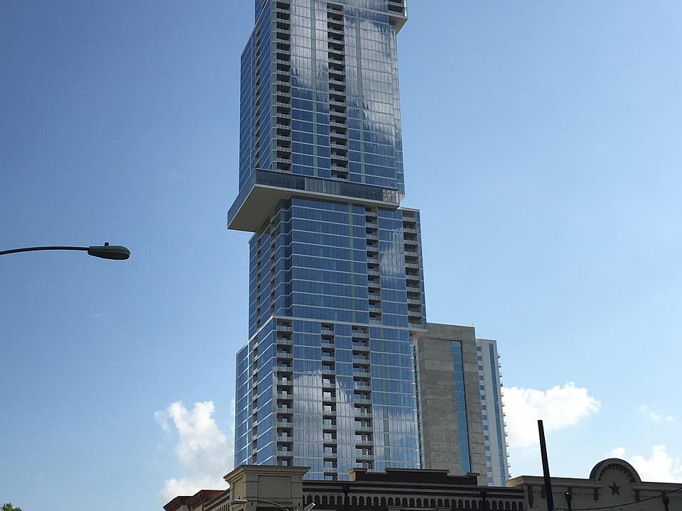 1st image of 301 West Ave APT 2702