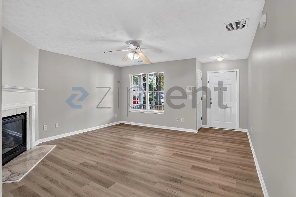 3 bed, 2.5 bath, 1595 sqft, $1,890 — Photo 4