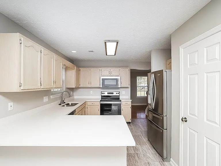 400 Hunters Path Ct — Photo 9