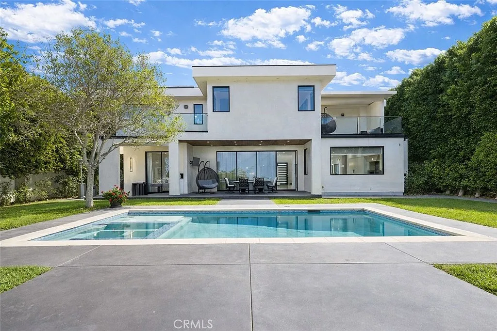 6 bed, 5.5 bath, 4860 sqft, $15,500 — Photo 1
