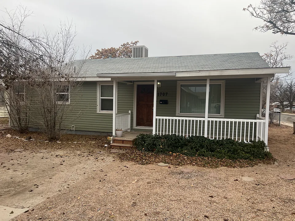1707 Elm Ave