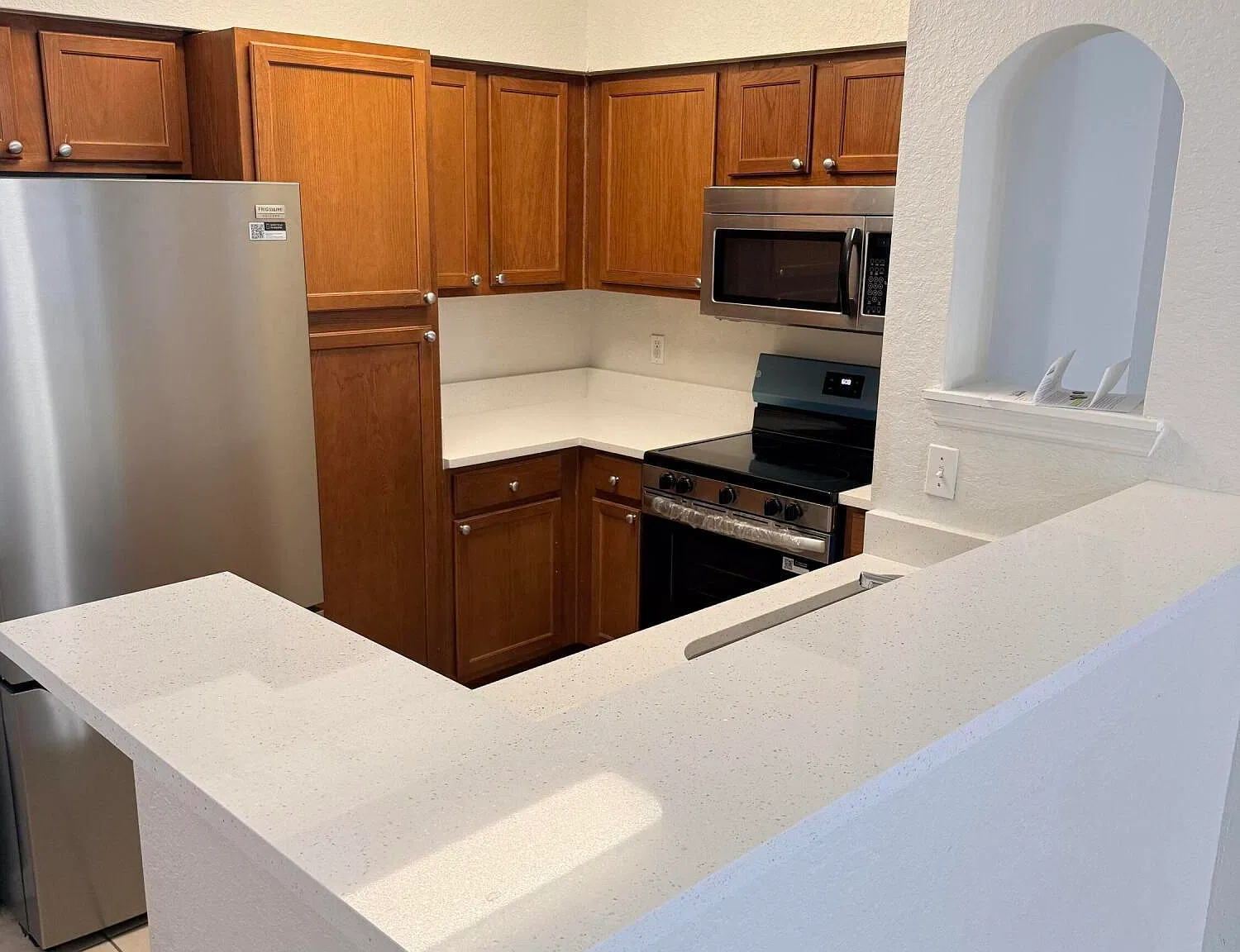 3 bed, 2.0 bath, 1345 sqft, $1,800 — Photo 3