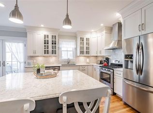 3 Hoffman Pl, Newport, RI 02840