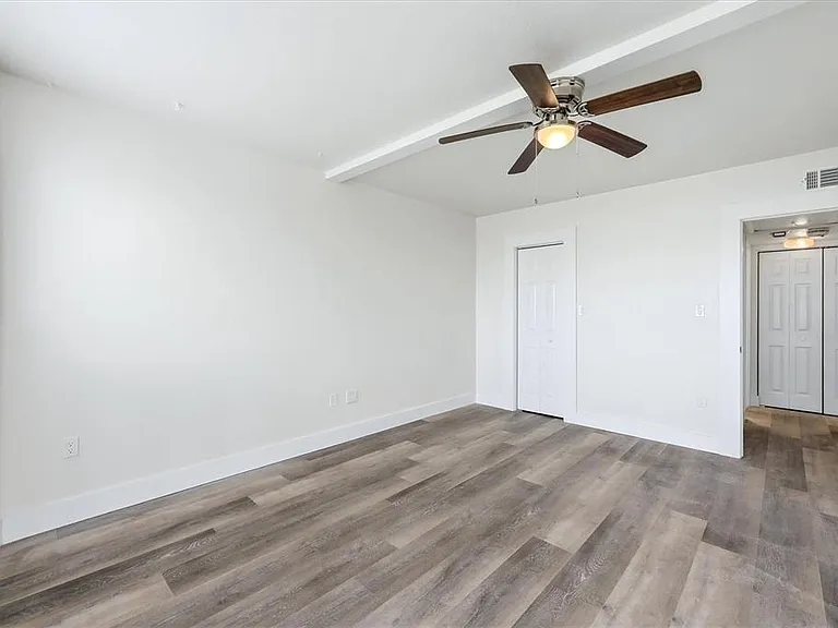 769 John Ringling Blvd #4 — Photo 17