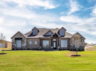 400 Persimmon Ct, Weatherford, TX 76085