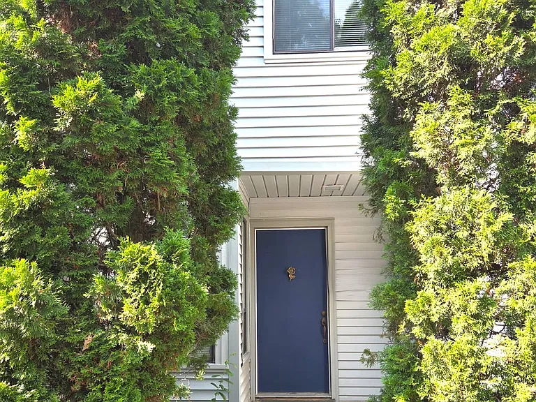 12 Talcott Forest Rd — Photo 2
