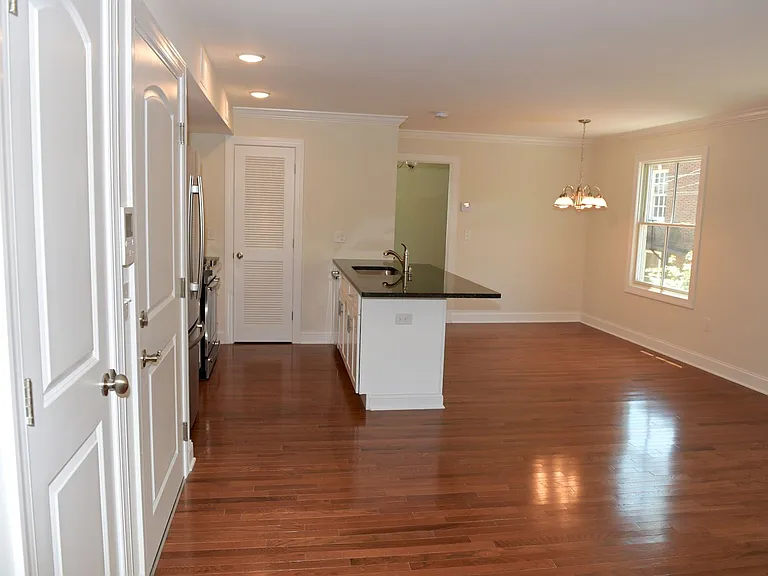 203-205 Nassau St — Photo 4