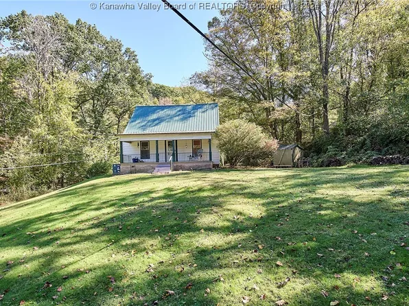 1555B Sugar Creek Dr, Charleston, WV 25387