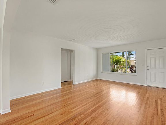 4th image of 1706 N M St