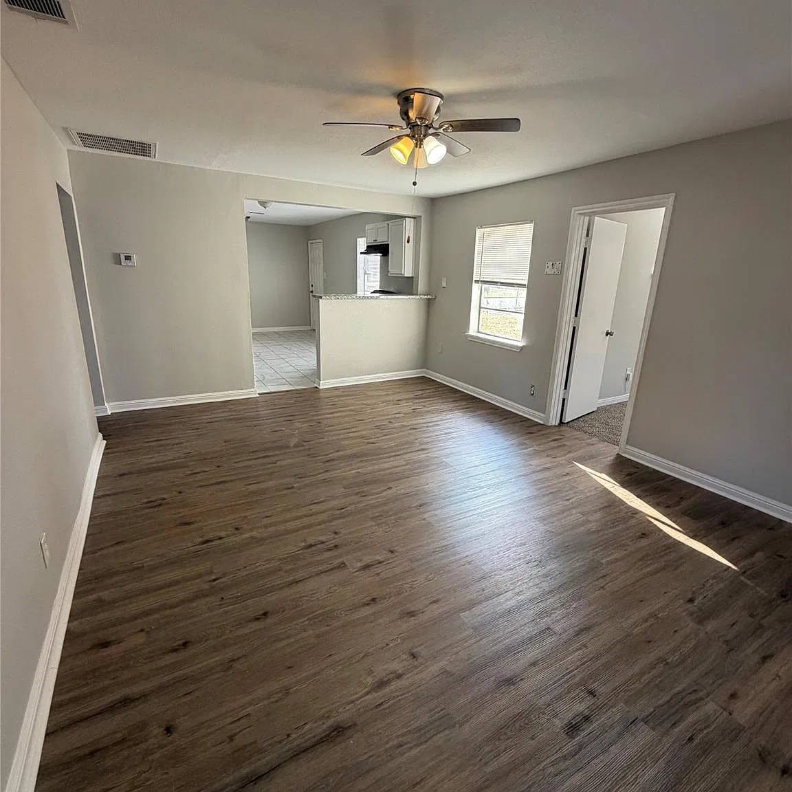 4 bed, 2.0 bath, 1238 sqft, $1,700 — Photo 3