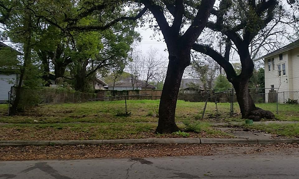 1st image of 4609 McKinney St