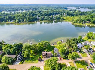 11420 Norway Dr, Hartland, MI