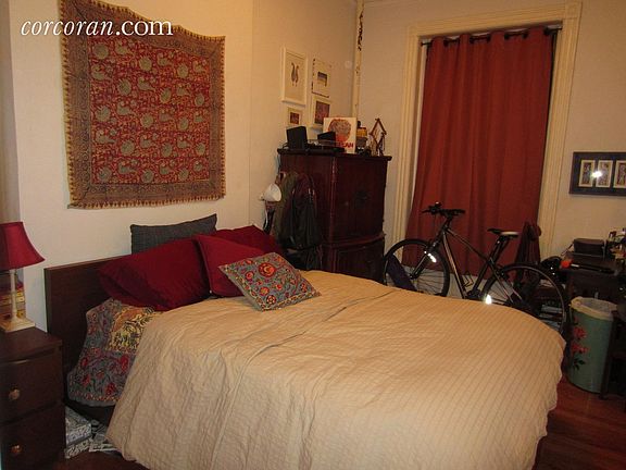 5th image of 207 12th St APT 1R