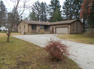 3944 Bennett St, Norton Shores, MI