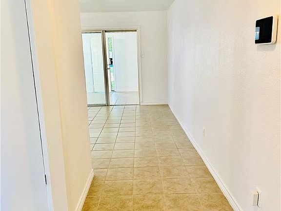4th image of 1007 Arkansas Ave