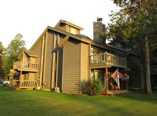 6276 Whispering Lake Dr, Gaylord, MI 49735