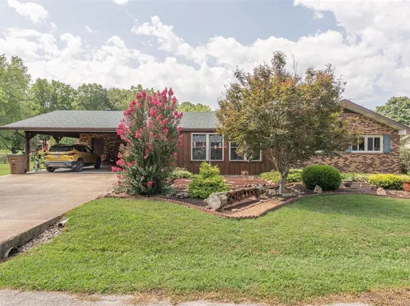 302 Comanche Dr, Piedmont, MO 63957
