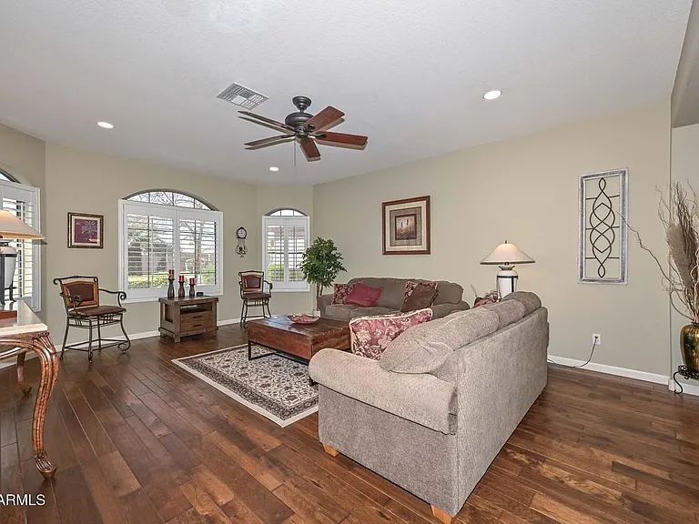 3171 N Palmer Dr — Photo 8