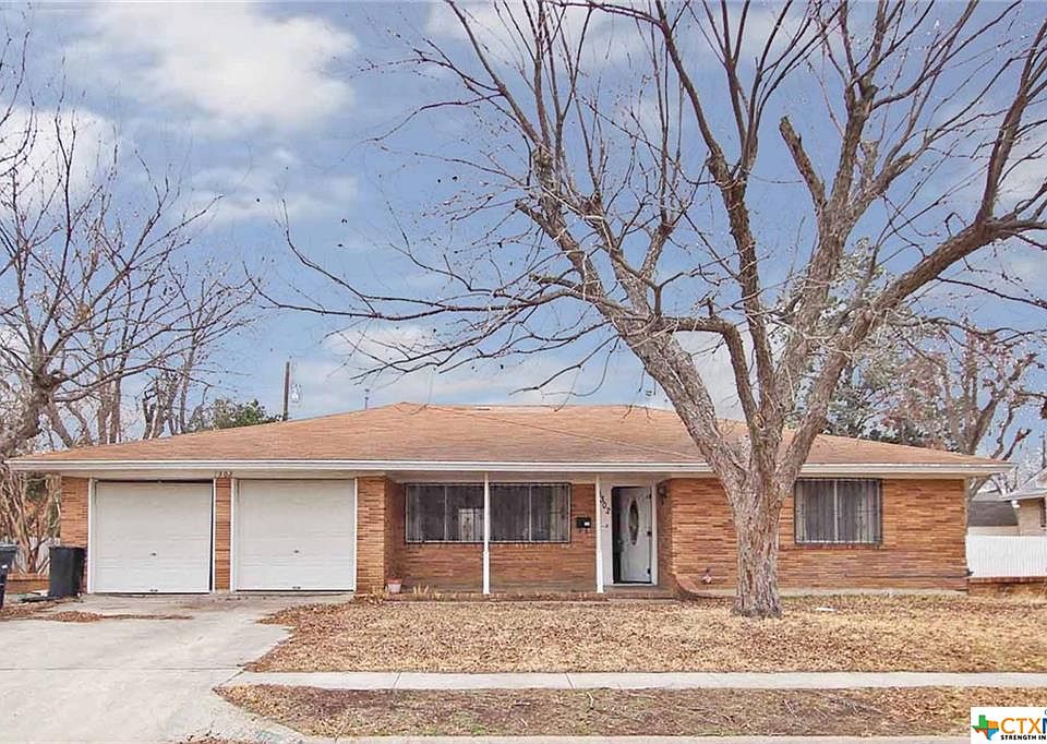 1st image of 1302 Pine Dr