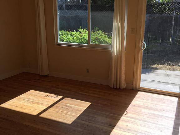 5th image of 912 Desert Isle Dr #912