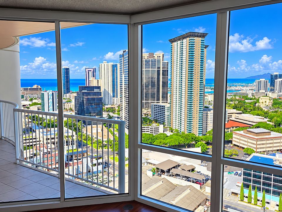 1st image of 801 S King St APT 2706