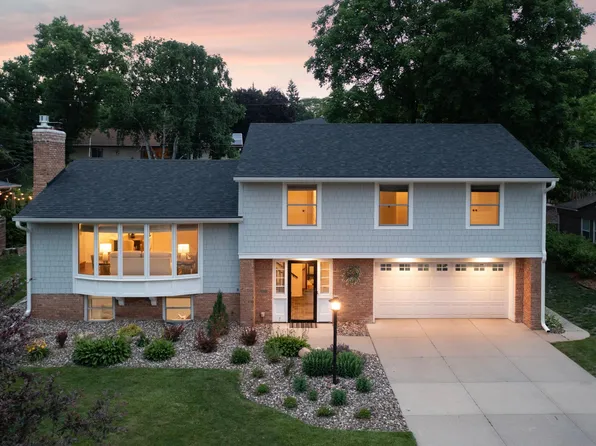 4812 Dunberry Ln, Edina, MN 55435