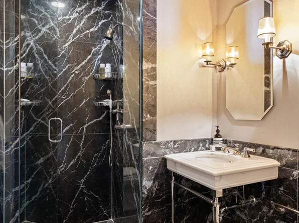 15 Central Park West image 27 of 29